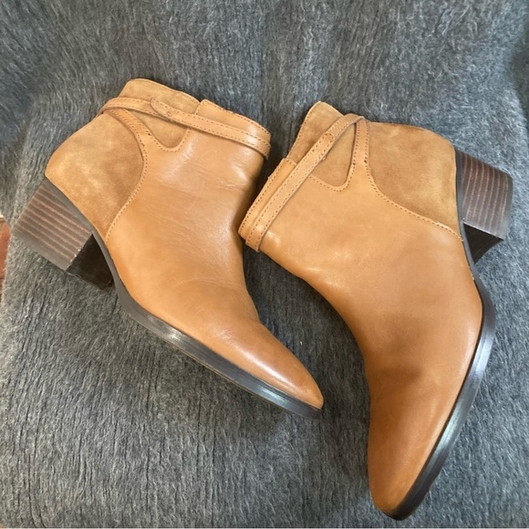 LAUREN RALPH LAUREN Sz 8.5B Damara Leather Suede Back Strap Zipper Booties - Picture 7 of 13
